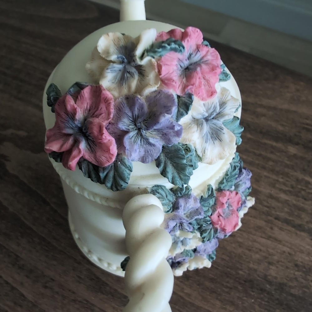 Vintage Dezine Watering Can Trinket Box Lid Cream Floral Hand Painted 1993 - Picture 11 of 11